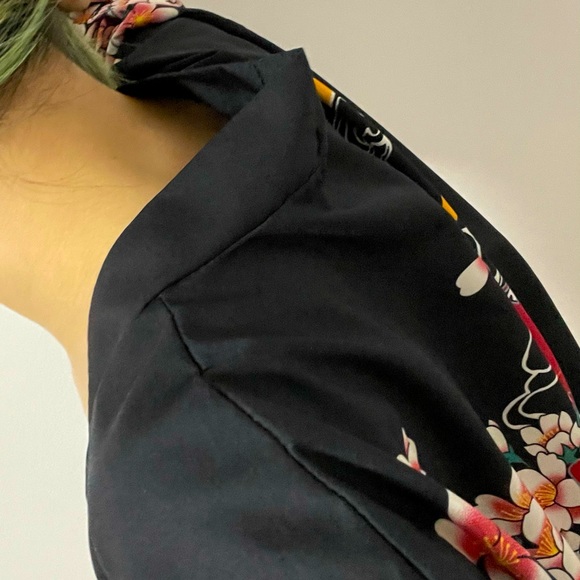 Unisex Sakura Blossoms & Koi Fish Printed Haori Kimino Cardigan | ONE Size - Picture 10 of 10